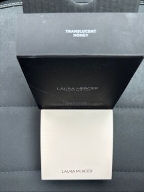 laura mercier real flawless, luminous perfecting pressed powder